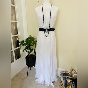 EUC White House Black Market White Long Pleated Dress size 2